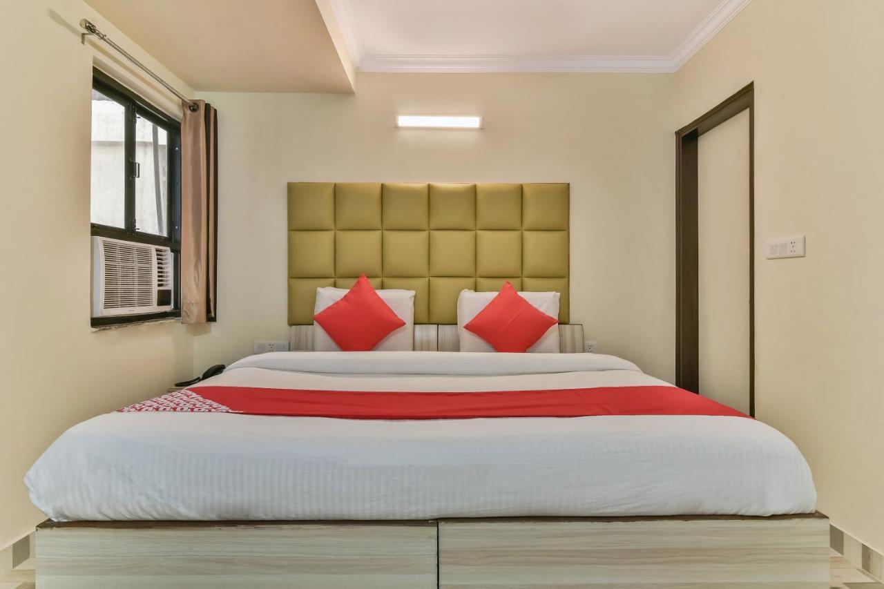 Oyo Hotel Clink Нью-Дели Экстерьер фото